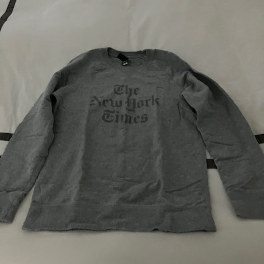 New York Times Gray Crewneck XS